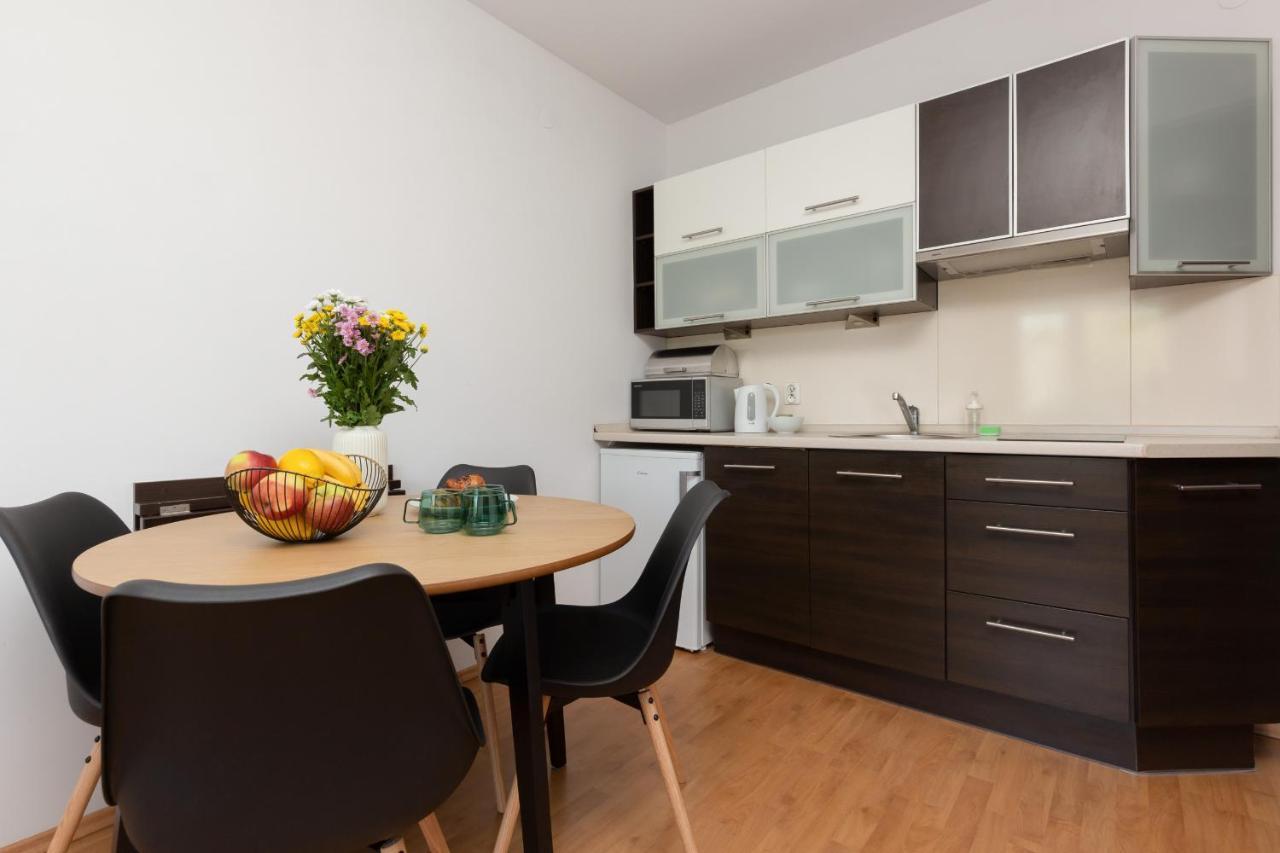 Cozy Apartment With Balcony Warszawa By Noclegi Renters Dış mekan fotoğraf
