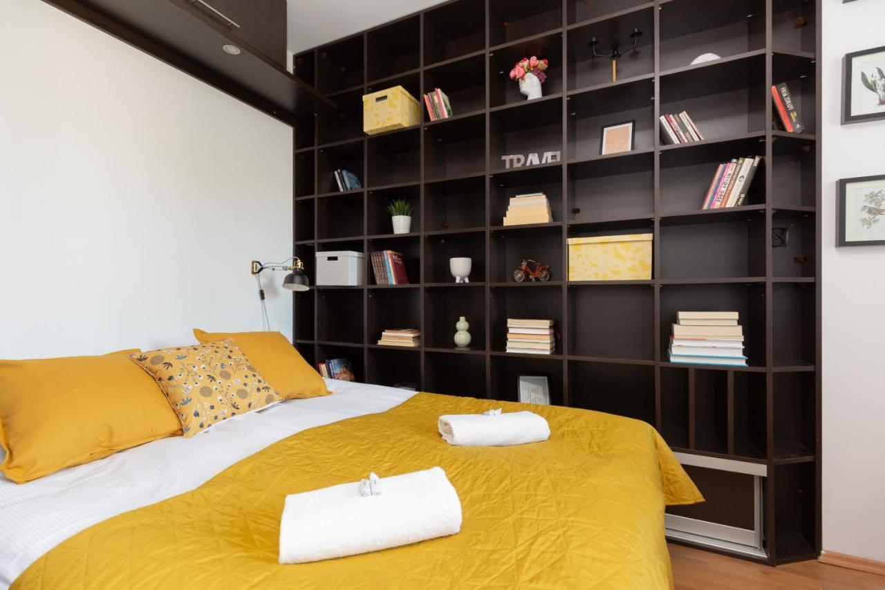 Cozy Apartment With Balcony Warszawa By Noclegi Renters Dış mekan fotoğraf
