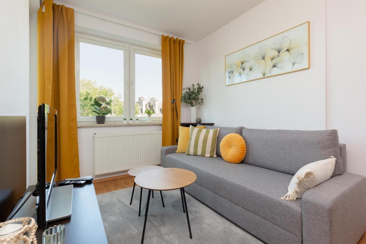 Cozy Apartment With Balcony Warszawa By Noclegi Renters Dış mekan fotoğraf