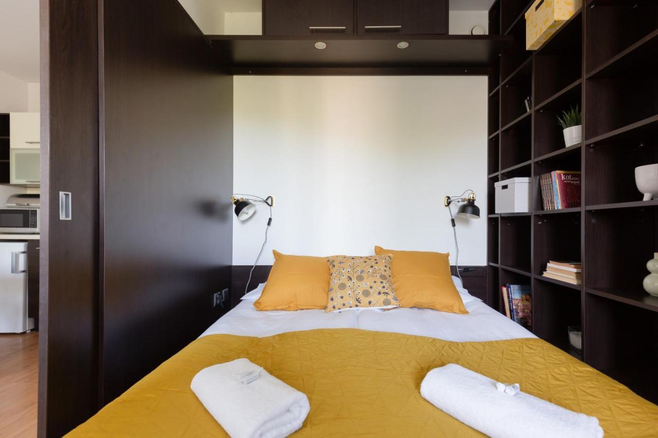 Cozy Apartment With Balcony Warszawa By Noclegi Renters Dış mekan fotoğraf