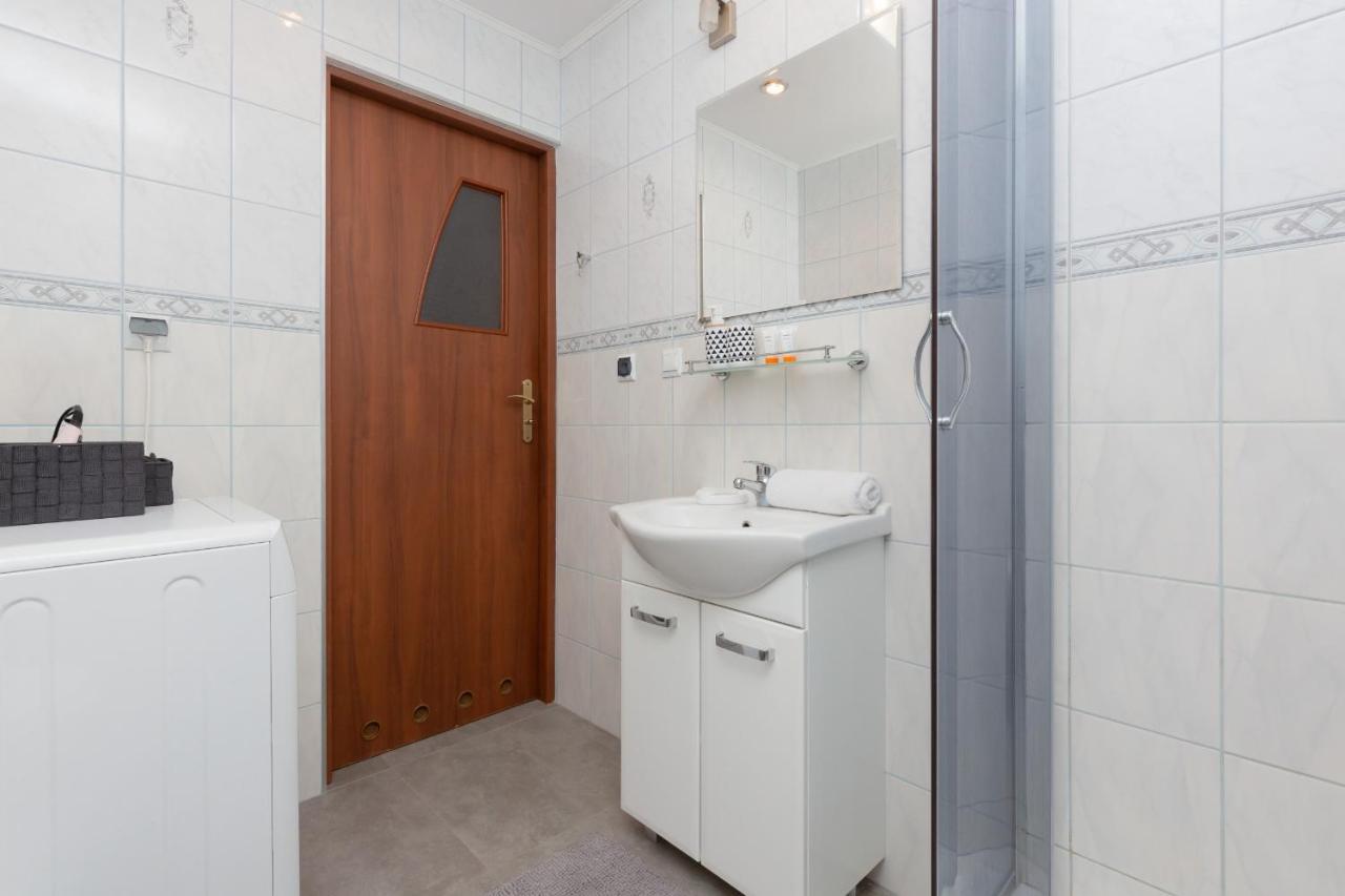Cozy Apartment With Balcony Warszawa By Noclegi Renters Dış mekan fotoğraf